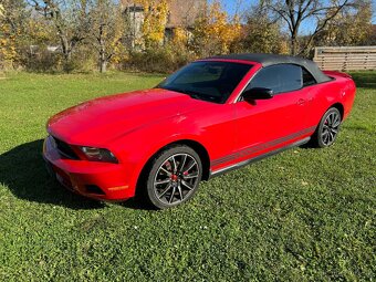 Ford Mustang 4,0 V6 cabrio, lehce poškozený - 3