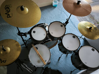 Bicí souprava Mapex Armory, hardware, činely a obaly - 3