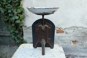 Starožitné kuchyňské jednomiskové váhy, smalt - 3