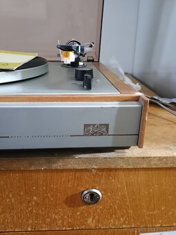Gramofon Tesla NC 440 - 3