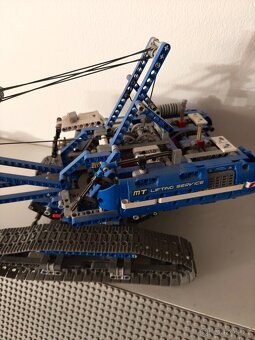 Lego 42042, 42050 - 3