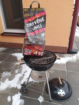 Gril na dřevěné uhlí - 3