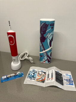 Nový Oral-B Vitality D100 dětský elektrický zubní kartáček S - 3