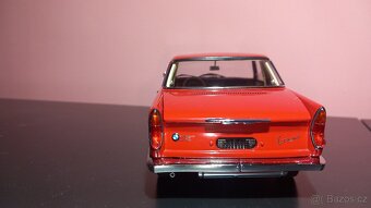 1:18 bmw 700 - 3