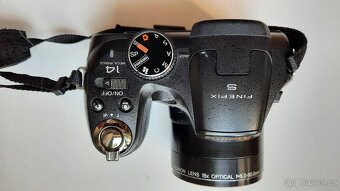 Fujifilm FinePix S 2800 - 3