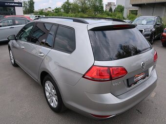 Volkswagen Golf 1.6TDi,81kW,Aut.klima,tažné - 3