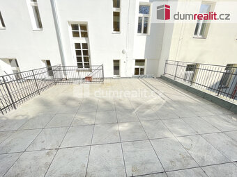 Pronájem bytu 25 m2 P5 Smíchov terasa sklep mezonet po reko - 3