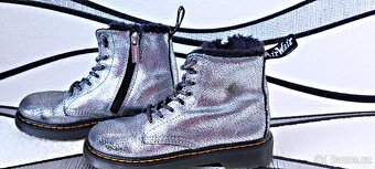 SENZAČNÍ VYTEPLENÉ KOTNÍKOVÉ BOTY-dr.MARTENS-vel.32 - 3