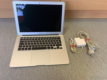 MacBook Air 13" A1466 (2015) 128GB + nabíječka - 3