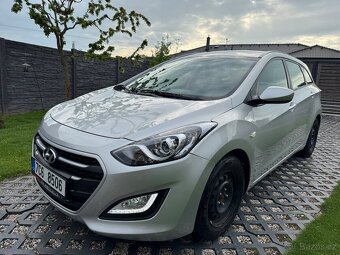 Hyundai i30 combi 1.6 88kW Nové v ČR 5/2026 najeto  93 885km - 3