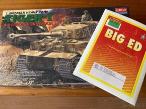 Academy TIGER-I + plechy eduard Big Ed + kanystry - 3