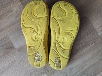 Kožené polobotky, cvičky a žabky - vel. 33 a 34/35 - 3