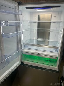 Nepoužitá široká lednice Beko RCNE720E3VZXPN - 3