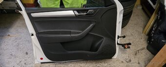 Škoda Rapid levé přední dveře - 3