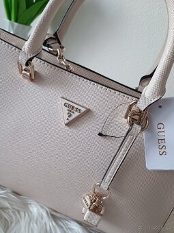 Bílá (béžová) kabelka Guess - 3