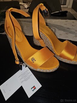 colorful wedge tommy hilfiger sandály na klinu žluté - 3