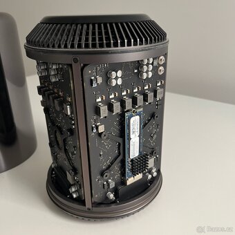 Apple Mac Pro 6,1 | 12-Core 2.7 GHz | 1TB SSD | 64GB | D700 - 3