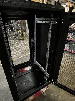 Serverový rack CONTEG 19" – 120 cm, 60×60 cm - 3