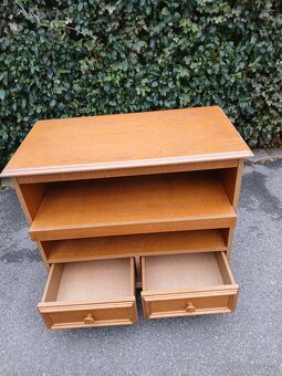 Televizní stolek - 3