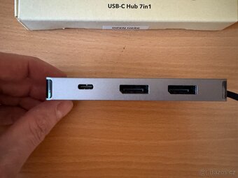 AlzaPower Metal USB-C Dock Station 7v1 Dual Screen vesmírně - 3