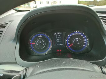 Hyundai i40 1.7crdi 104kw automat - 3