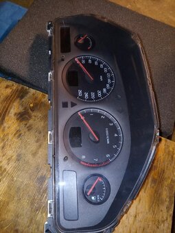 Volvo přístrojová deska V70II/S60 - 3