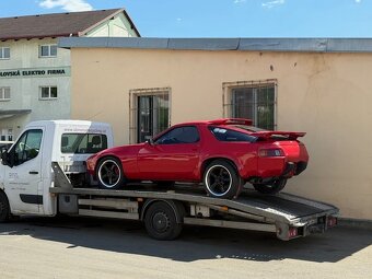 Porsche 928 4,5 manuál r.v.1981 - 3