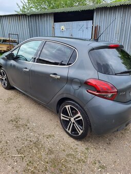 Peugeot 208 - 3