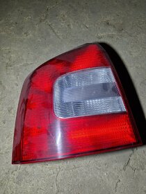 Prodám LZ světlo Škoda Octavia II - 3