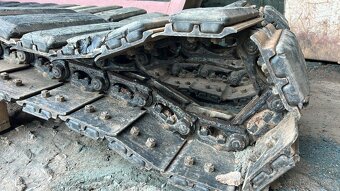 ocelové pásy s gumovými bačkorami Takeuchi TB250 - 3