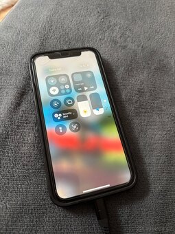 Apple iPhone 11, 64GB Black - 3