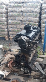 Prodám motor transporter t5 19 tdi 77. - 3
