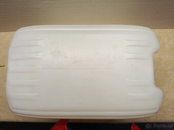 Plastový kanystr - 3