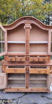 Celomasivní příborník se šuplíky - 3