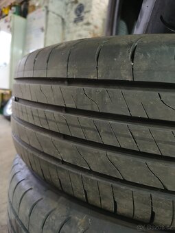 215/60 R17 - 3