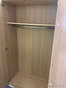 Šatní skříň - 3