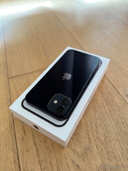 Apole iPhone 12 64GB černý - 3