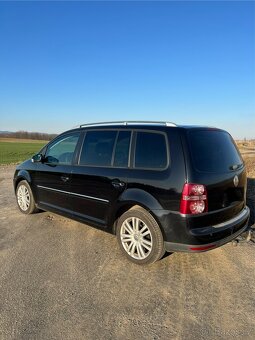 Turan 2.0 tdi - 3