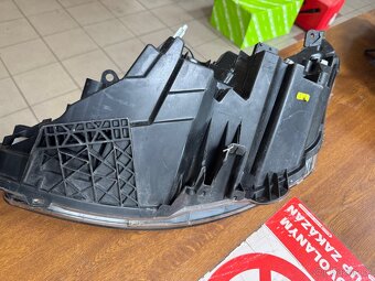 Světlo prave CITROEN C4 I 89902333 - 3