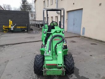 Nakladač Avant R28 - 3