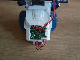 Clementoni Robot CYBER mluvicí
- 3