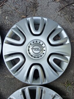 Poklice Opel r15 - 3