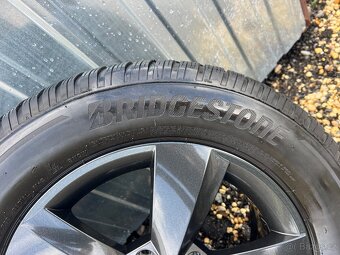 Originální zimní sada Škoda 215/60R16, Bridgestone 5,5mm - 3