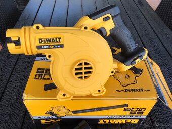 DCV100 DeWALT 18VOLT Aku průmyslový fukar, Bez baterie a nab - 3