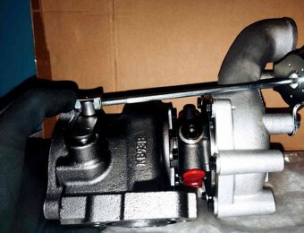 Turbodmychadlo BorgWarner K04 – 53049880028 - 3