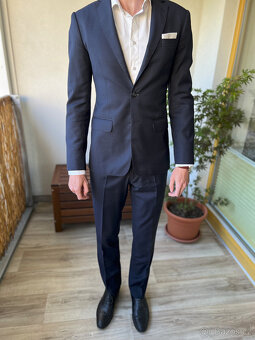 Oblek a dvě košile od krejčího Lee Baron z Hongkongu - 3