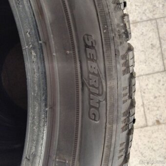 Prodám 4x zimní  225/45 17 ,Sebring - 3