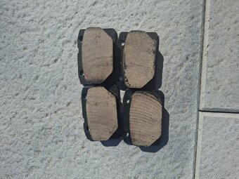 Nové brzdové destičky LADA VAZ - 3