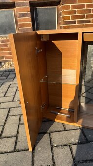 Police do koupelny - 3