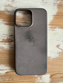 Apple iPhone 15 Pro Max Kryt z tkaniny FineWoven s MagSafee - 3